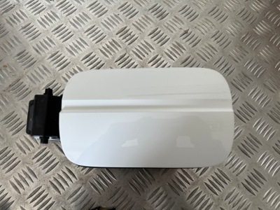 Audi a4 b9 kombi крышка заливной топлива adblue фото №1