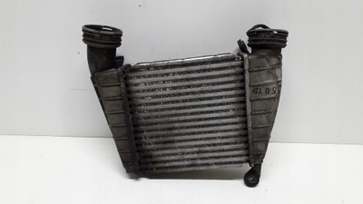 Vw phaeton 5.0tdi інтеркулер правий 3d0145804 фото №1