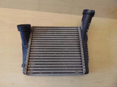 Радиатор интеркулер audi q7 4.2 tdi фото №1