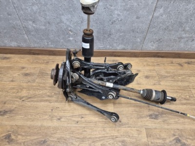 Bmw f32 поворотний кулак правий задній задня комплектна амортизатор привідний вал важелі 7609352 фото №1