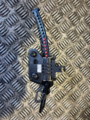 Левый регулятор спинка сиденье задняя 7306237 bmw f34 gt3 фото №1