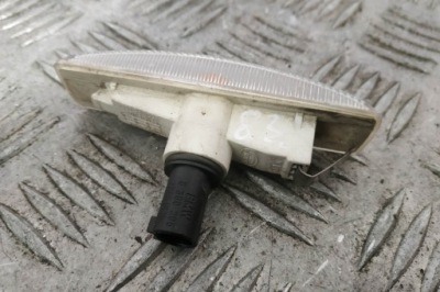 Правий поворотник крила land rover range rover sport l320 фото №1