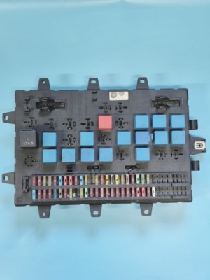 Коробка предохранителей 5010231782 renault magnum фото №1