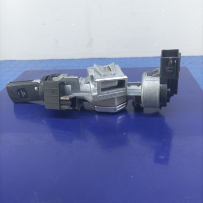 Mazda 3 bk замок запалювання з ключ 3m513f880ac фото №1