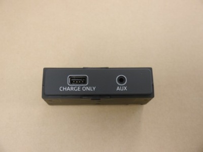 Audi a4 a5 8w port aux usb 8w0035726 фото №1