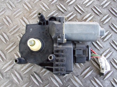 Audi a4 b5 моторчик окон фото №1