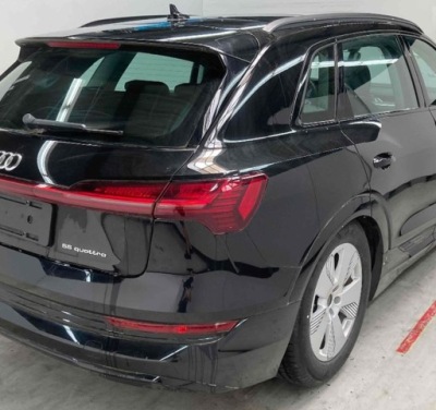 Audi e-tron 4ke крила правий задня задній чверть фото №1