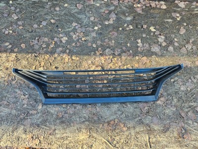 Toyota yaris iv решётка радиатора решётка бампера перед фото №1