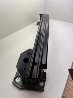 Volvo xc40 балка заднего бампера фото №1