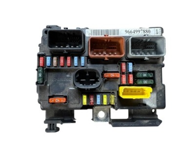 Коробка запобіжників модуль bsm c2 c3 i ii c3 picasso ds3 r07 9667199580 фото №1
