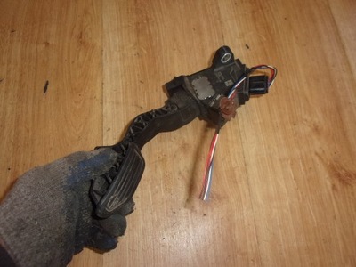 Toyota yaris iii педаль газу потенціометр фото №1