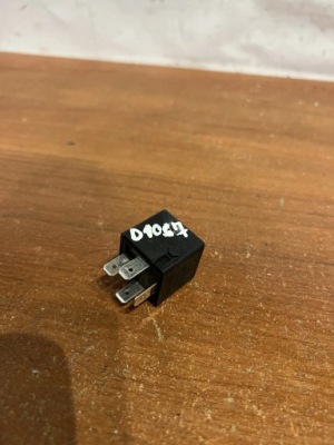 Реле mercedes-benz sl r129 d1067 бензиновый 2000 фото №1