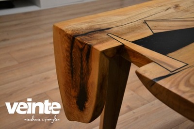 niepowtarzalny stolik z pięknego kawałku drewna