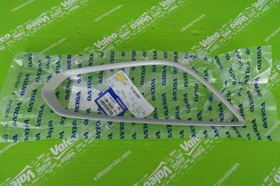 Рамка бампера volvo s60 v60 решітка радіатора права 2010+ фото №1