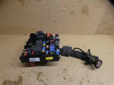 Коробка предохранителей peugeot 308t10 9844706680 фото №1