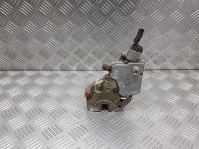 Замок двері лівий задня задній nissan primera p11 фото №1