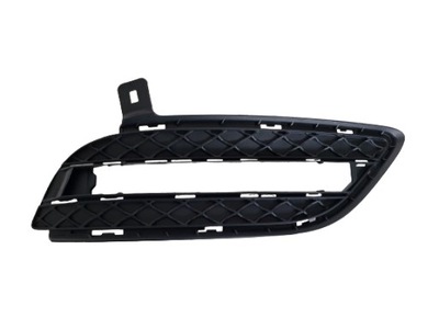 Mercedes w246 правая решётка бампера перед фото №1