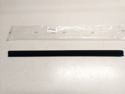 Toyota auris ii прокладка стекло дверь правый задняя фото №1