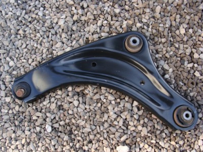 Рычаг правый nissan juke 2017r !!! фото №1