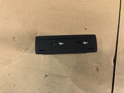 2 PIEZAS PORT CONEXION CLAVIJA USB MERCEDES SPRINTER W907 EN 907 MODEL: 2018-2020R.  