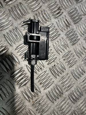 Renault привод заливной топлива megane iv 8200305732 фото №1