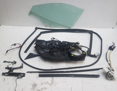 Скло двері перед задня права ліва mazda cx3 фото №1