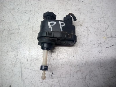 SILNICZEK REGULACJI LAMPY OPEL VECTRA A 0132008306