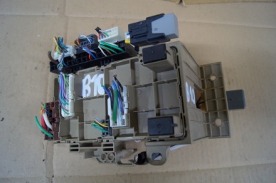 Коробка предохранителей subaru wrx sti 82201va030 фото №1