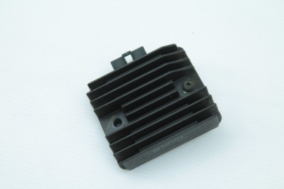 YAMAHA R6 RJ05 03-05 РЕГУЛЯТОР НАПРУГИ 