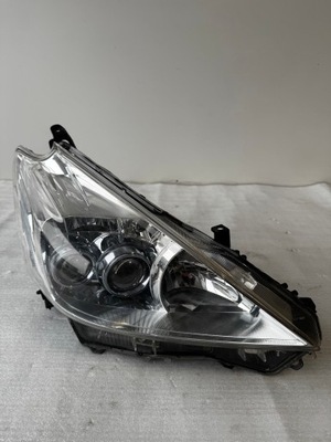 Передня права лампа права перед toyota prius iii lift фото №1