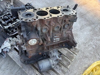Toyota rav4 ii блок двигуна dół двигуна 2.0 d4d фото №1