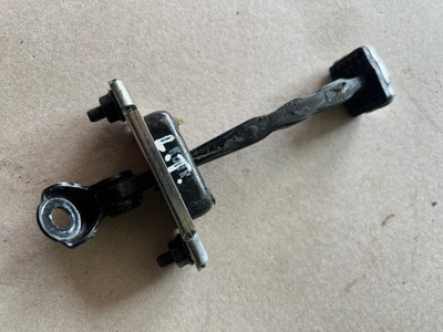 Kia proceed 18- обмежувач двері лівий задня задній фото №1