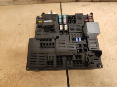 Коробка запобіжників volvo s90 фото №1