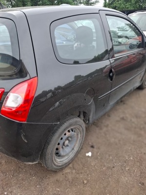 Renault twingo ii 2 скло бічна кузовна правий задня фото №1