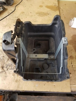 Корпус аккумулятор ford fiesta mk7 фото №1