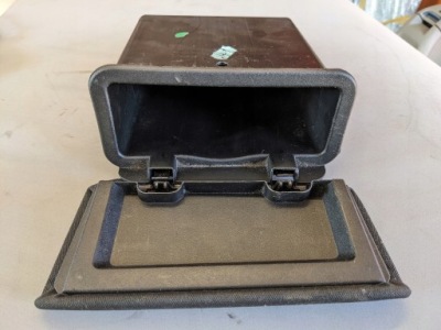 Бардачок pod сиденье renault scenic ii 8200223819 фото №1