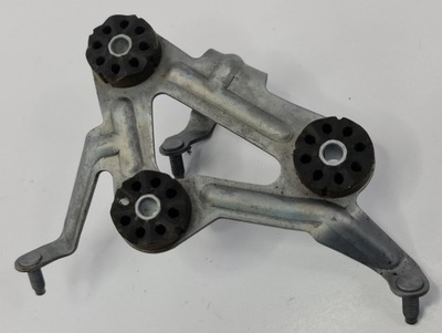 Кронштейн кронштейн насоса abs bmw 1 e81 2.0 6781281 фото №1