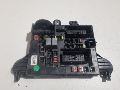 Opel insignia коробка запобіжників 13277319 nc фото №1