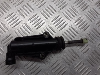 Помпа зчеплення lancia ypsilon ii 1.2 8v 55187212 фото №1