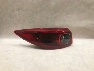 Mazda 3 bm 13-18 sedan лампа задня ліва europa фото №1