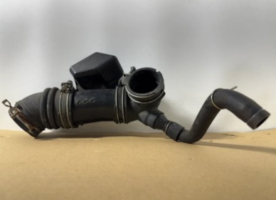 Труба шланг повітря toyota prius iii 17880-37100 фото №1