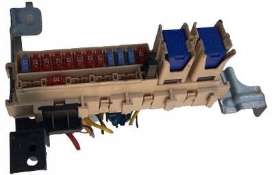 Коробка корпус запобіжників nissan micra k12 фото №1