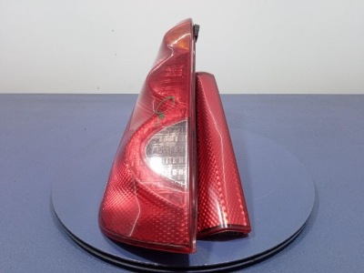 Nissan note i e11 05- лампа задняя левая наружная 220-16752 фото №1