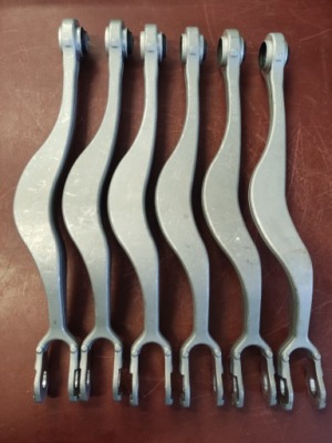 Рычаг задняя правый mercedes w206 a2063520800 новый фото №1