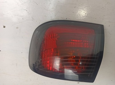 Лампа права задня nissan primera фото №1