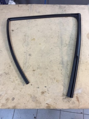 Toyota prius iv 15- прокладка двері права задня фото №1