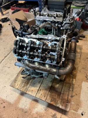 Двигун vw touareg audi q7 cjg cjm crc cvv clz cvw 059103011gt фото №1