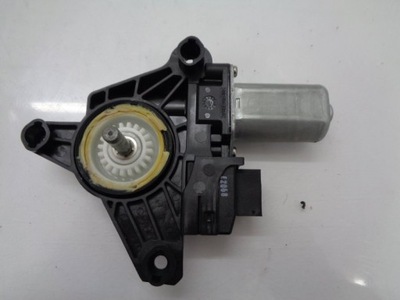 Моторчик стекло mercedes-benz оригинальный номер a2469063200 фото №1
