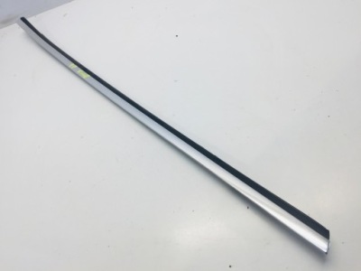 Молдинг ущільнювач права передня peugeot 5008 фото №1