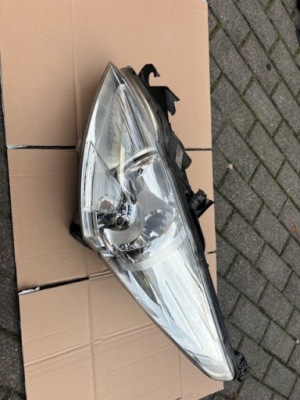 Комплектна лампа передня перед ліва peugeot 5008 i 2009-2013 europa фото №1